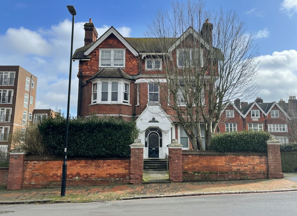 Property photo 1 of 2