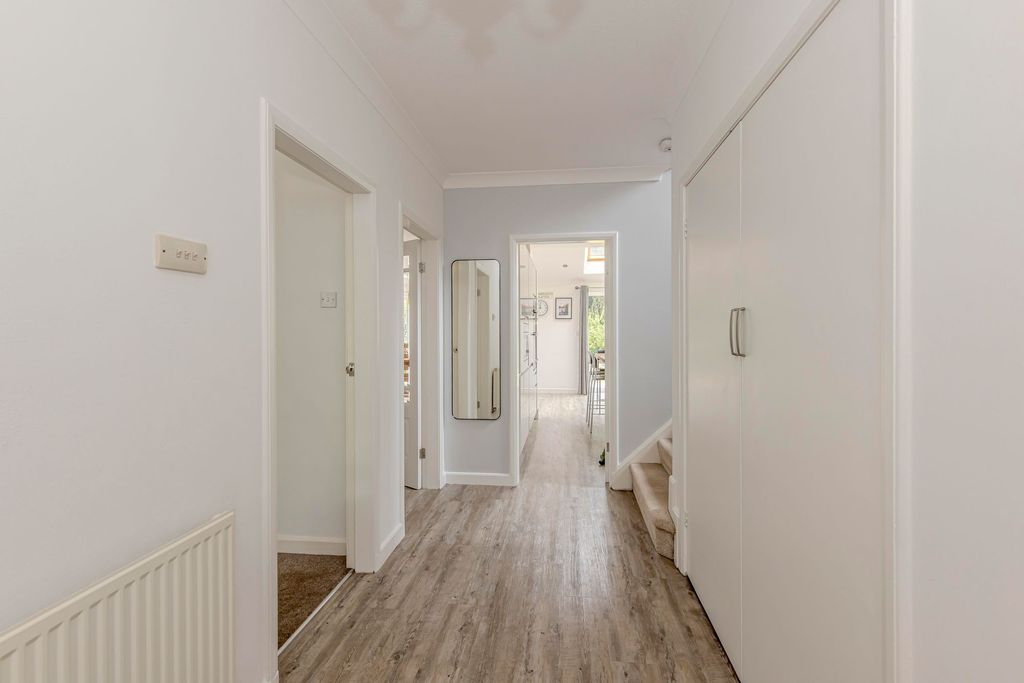 Property photo 2 of 40