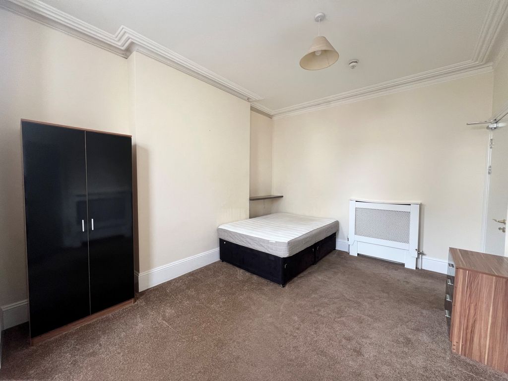 Property photo 2 of 12 Bedroom