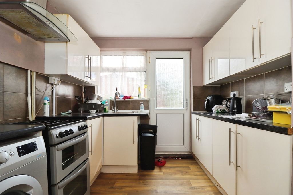 Property photo 3 of 20 Pbox-Img.Jpg