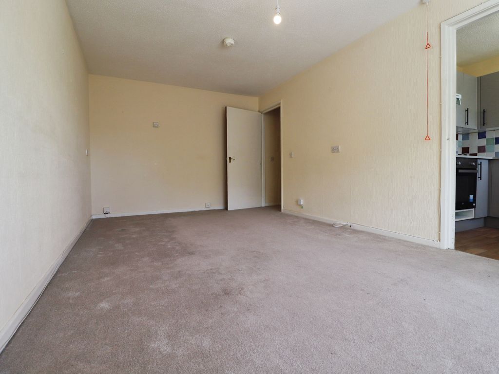 Property photo 3 of 11 Sitting Room