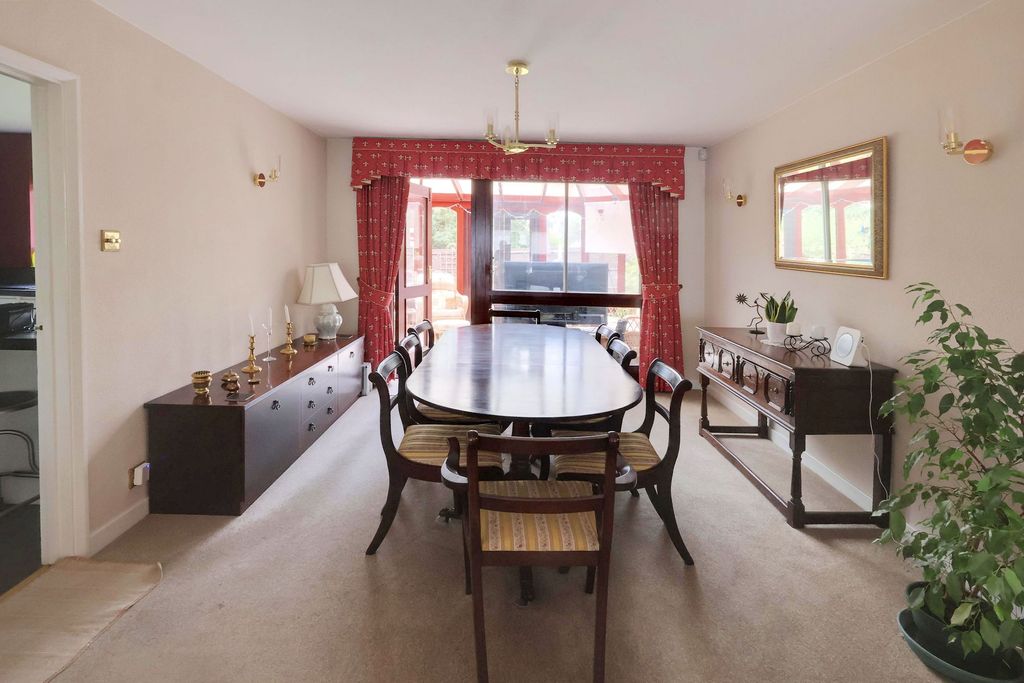 Property photo 3 of 16