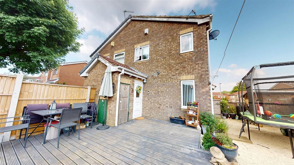 Property photo 1 of 11 2-Linnhe-Avenue-06232026_203952.Jpg