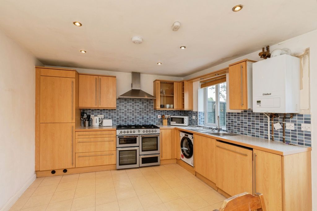 Property photo 2 of 10 Pbox-Img.Jpg