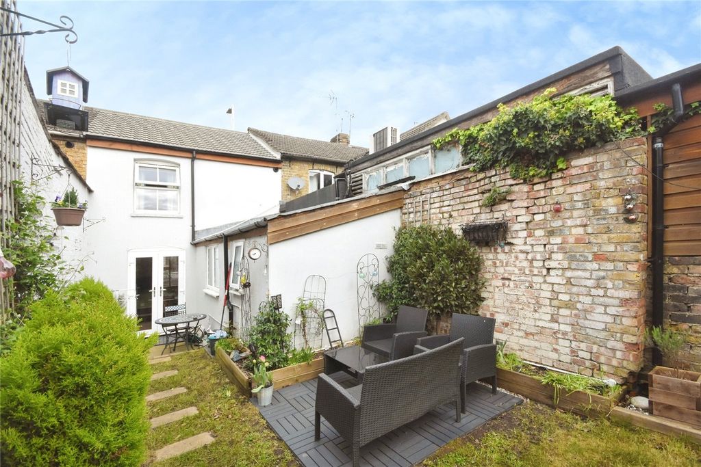 Property photo 3 of 14 Garden