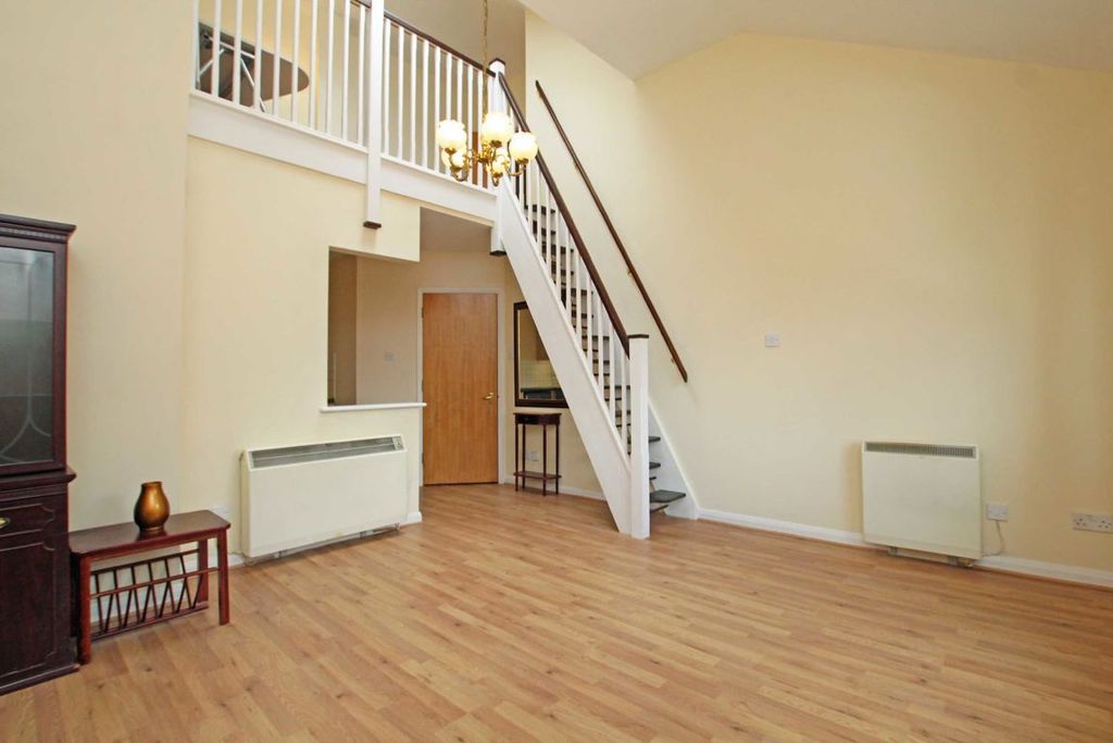 Property photo 2 of 5