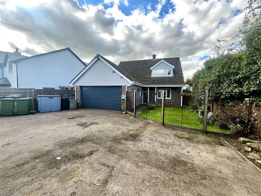 Property photo 1 of 21