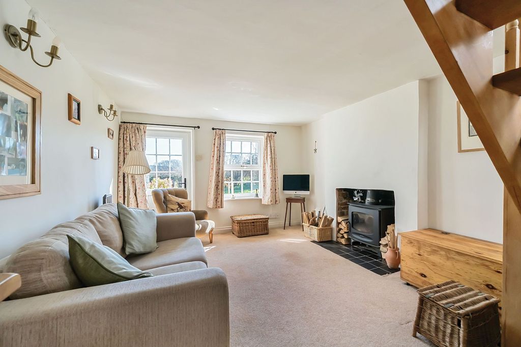 Property photo 2 of 12 Sitting Room