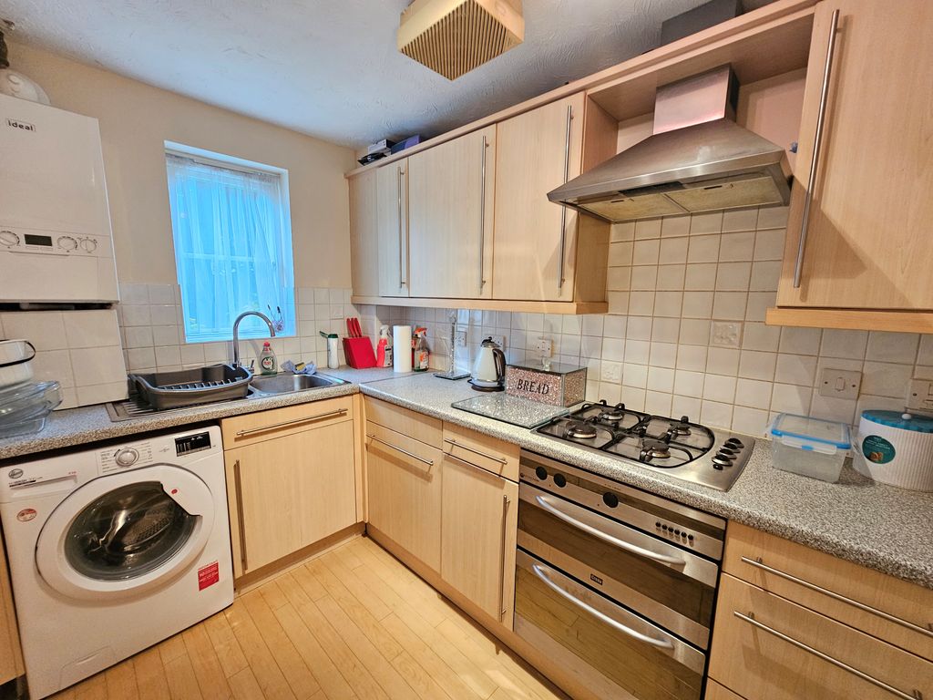 Property photo 1 of 9 Kitchen