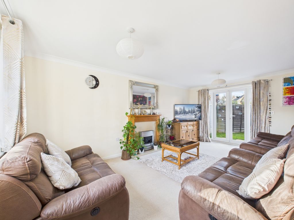 Property photo 2 of 20 Living Room