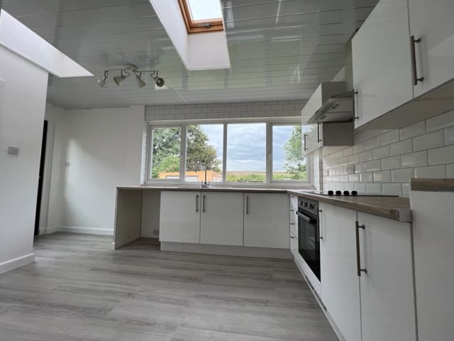 Property photo 2 of 15 Kitchen