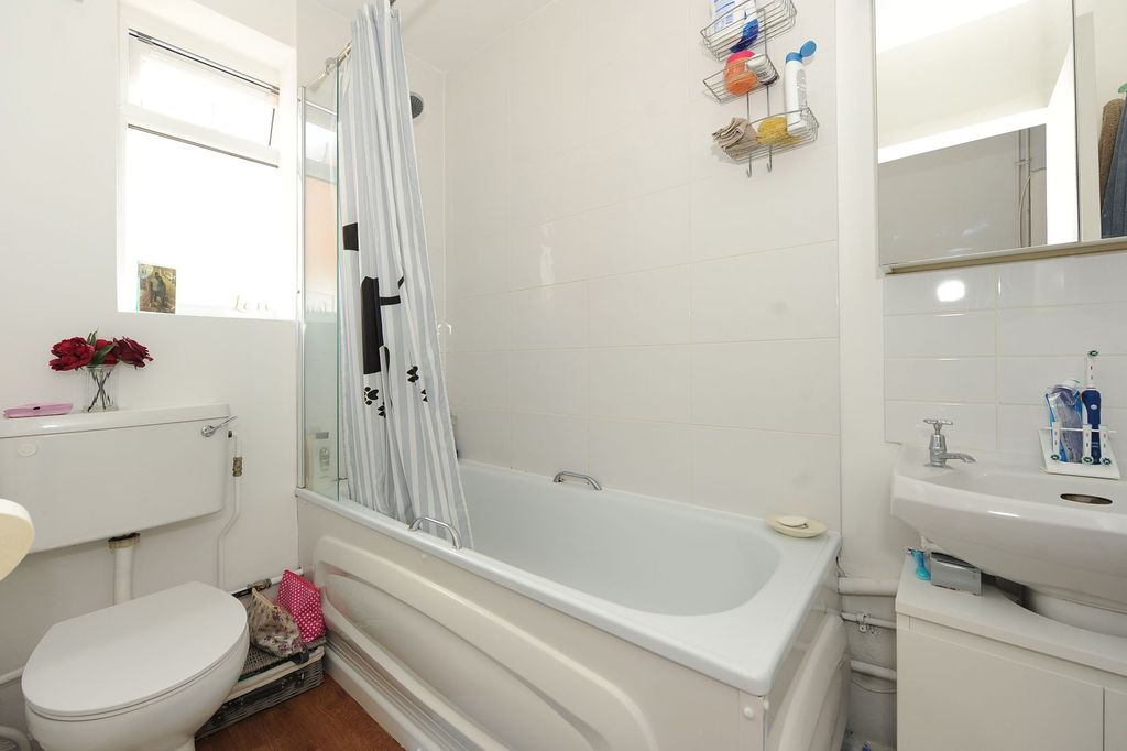 Property photo 3 of 6 Bathroom
