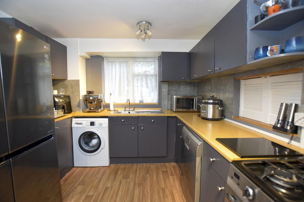 Property photo 2 of 13 Kitchen