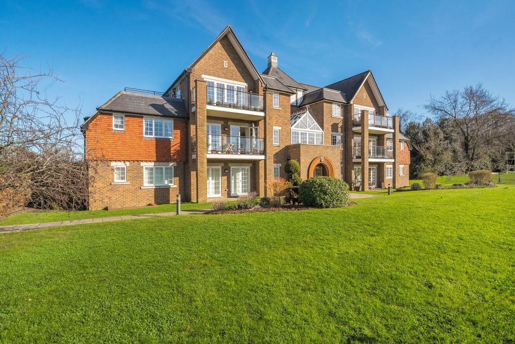 Property photo 1 of 18 1420586-1-69A5d86...
