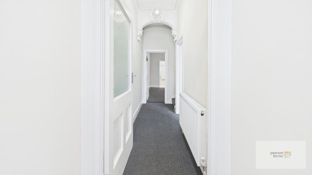 Property photo 2 of 14 Hallway