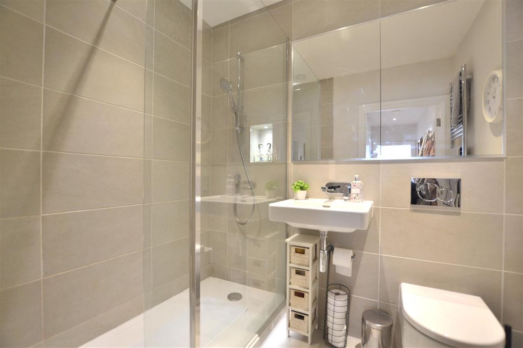 Additional image 9 of 2 bed flat for saleMulberry Walk, Edenbrook, Fleet GU51