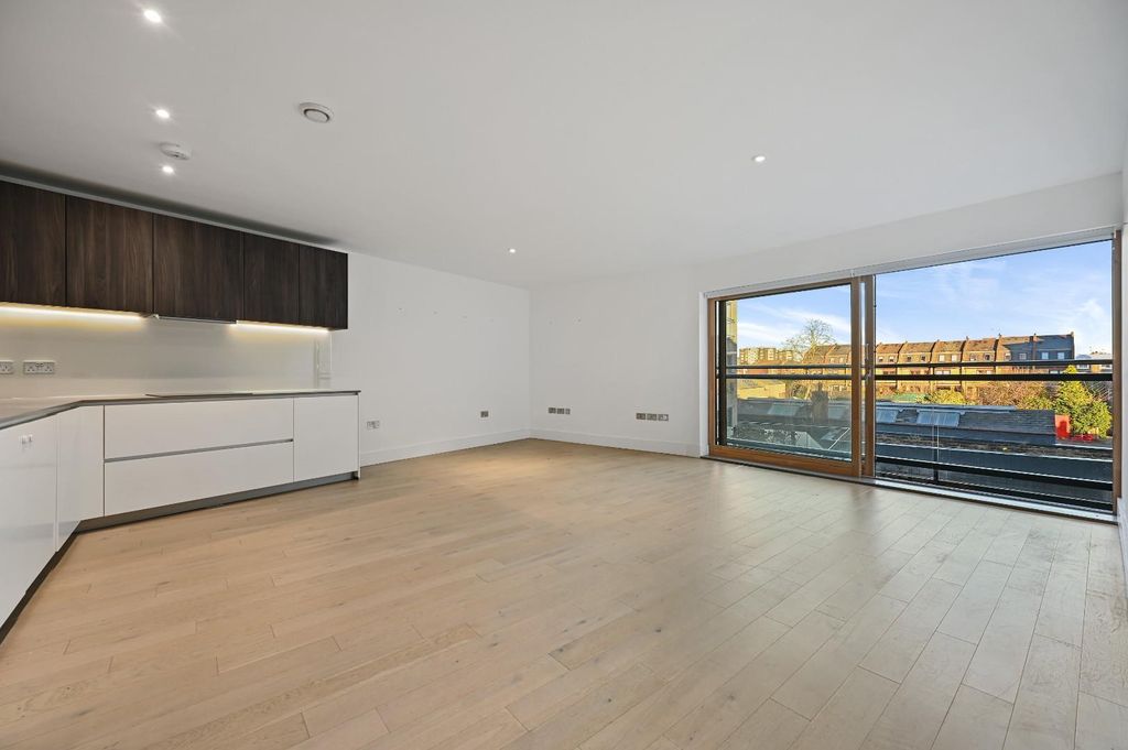 Property photo 3 of 10 Fbl - Regent Court - Reception3 (1).Jpg