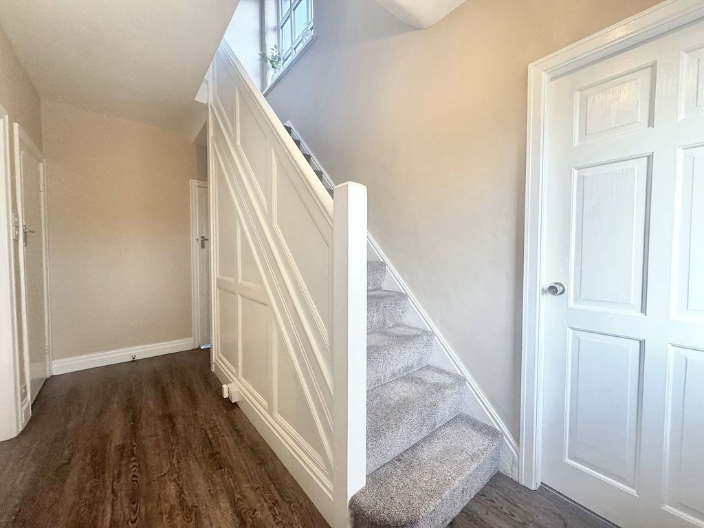 Property photo 2 of 51