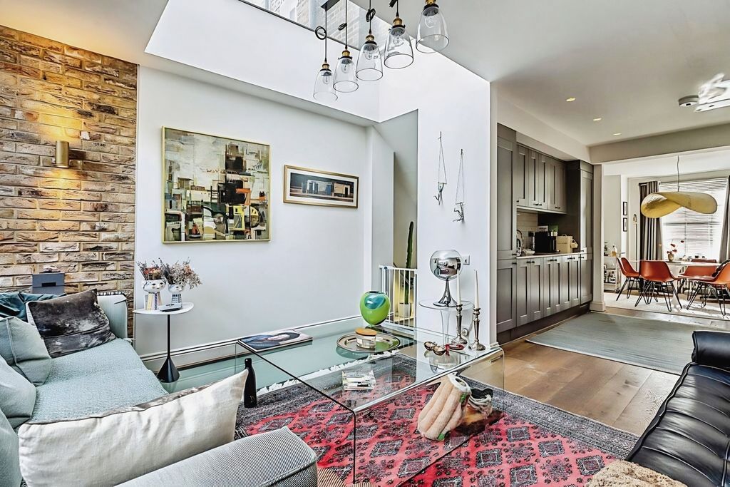 Property photo 1 of 16 Pbox-Img.Jpg