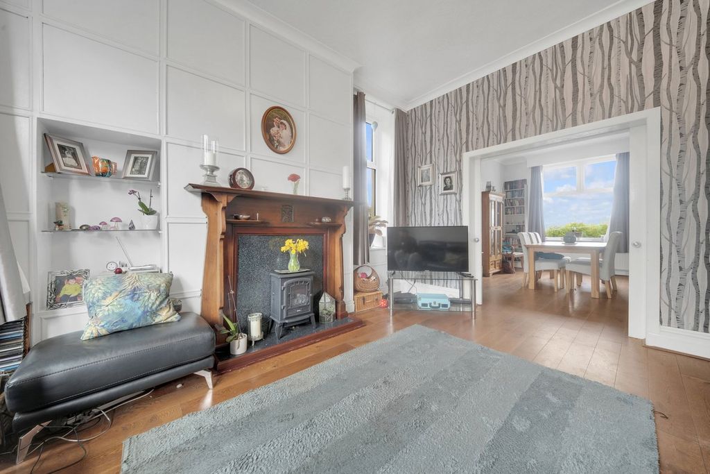 Property photo 3 of 24