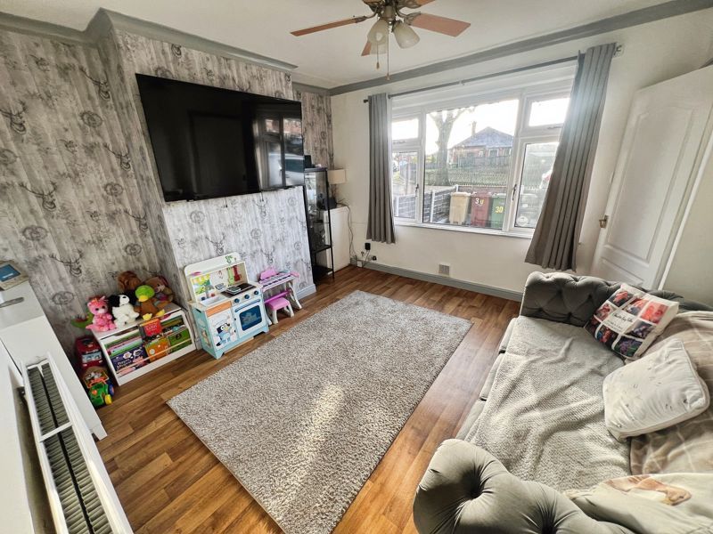 Property photo 2 of 12 Lounge