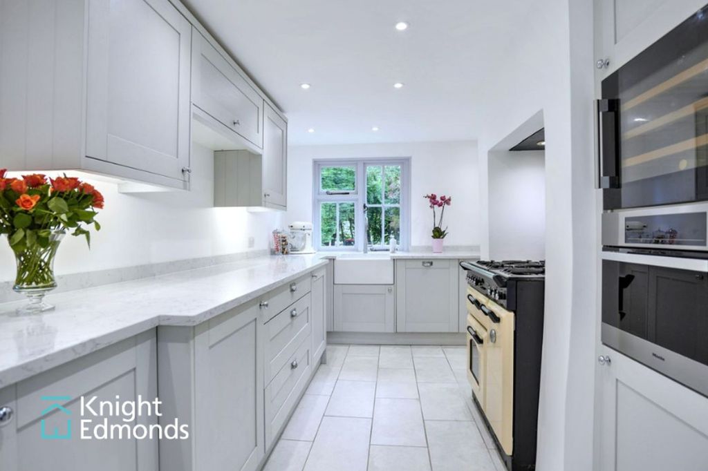 Property photo 3 of 31