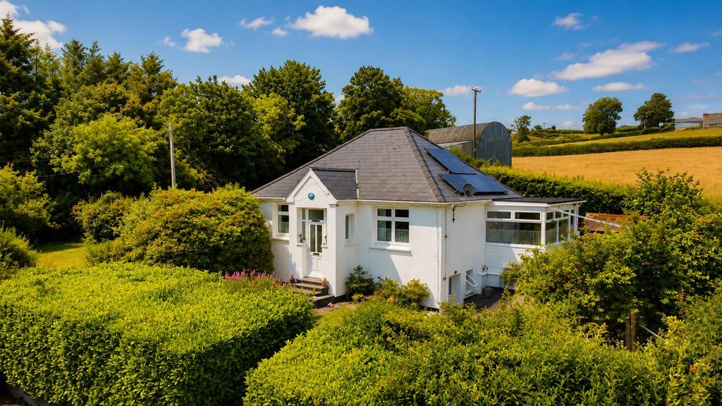 2 bed farm for saleLlanllwni, Llanybydder SA40