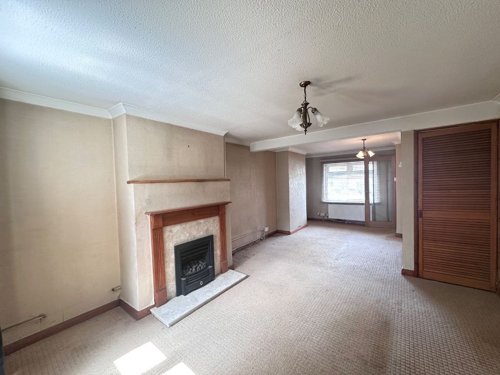 Property photo 3 of 9 4325433