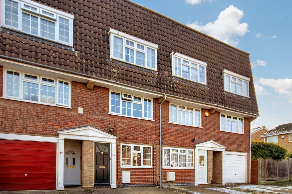 Property photo 1 of 19 Front