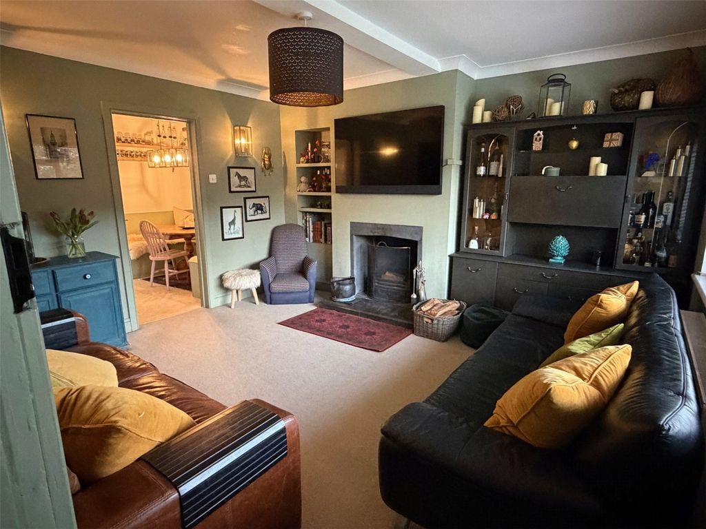 Property photo 2 of 17 Picture No. 24