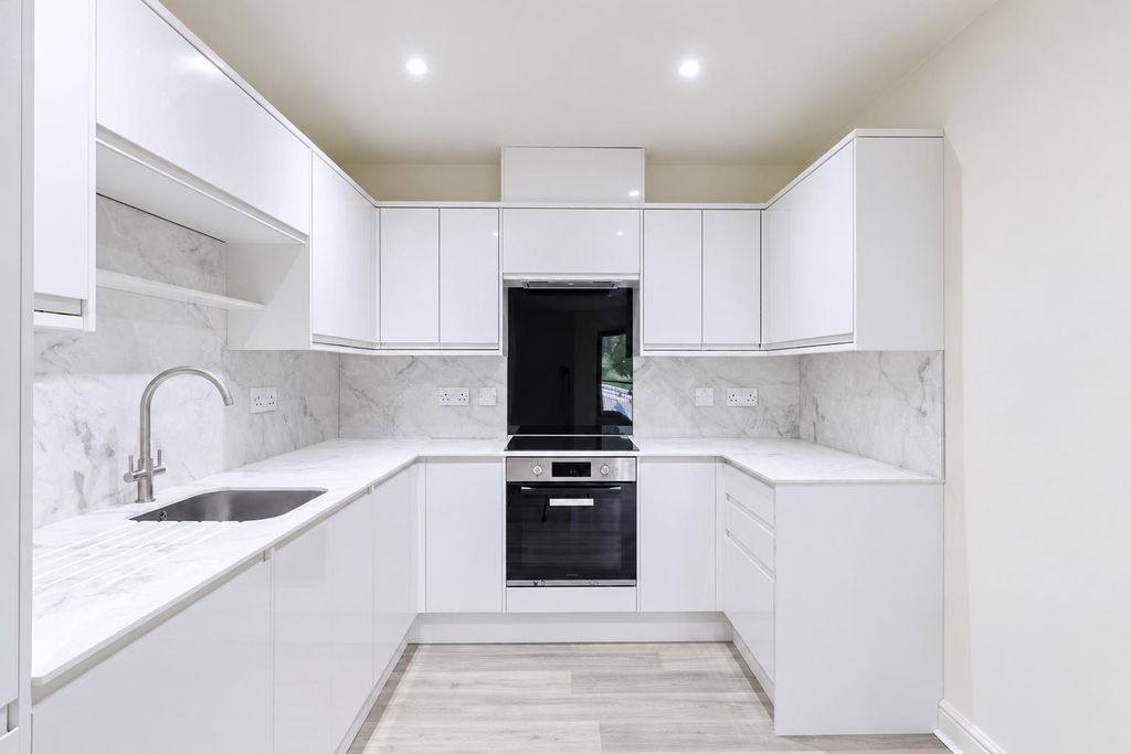 Property photo 2 of 6 Kitchen B.Png