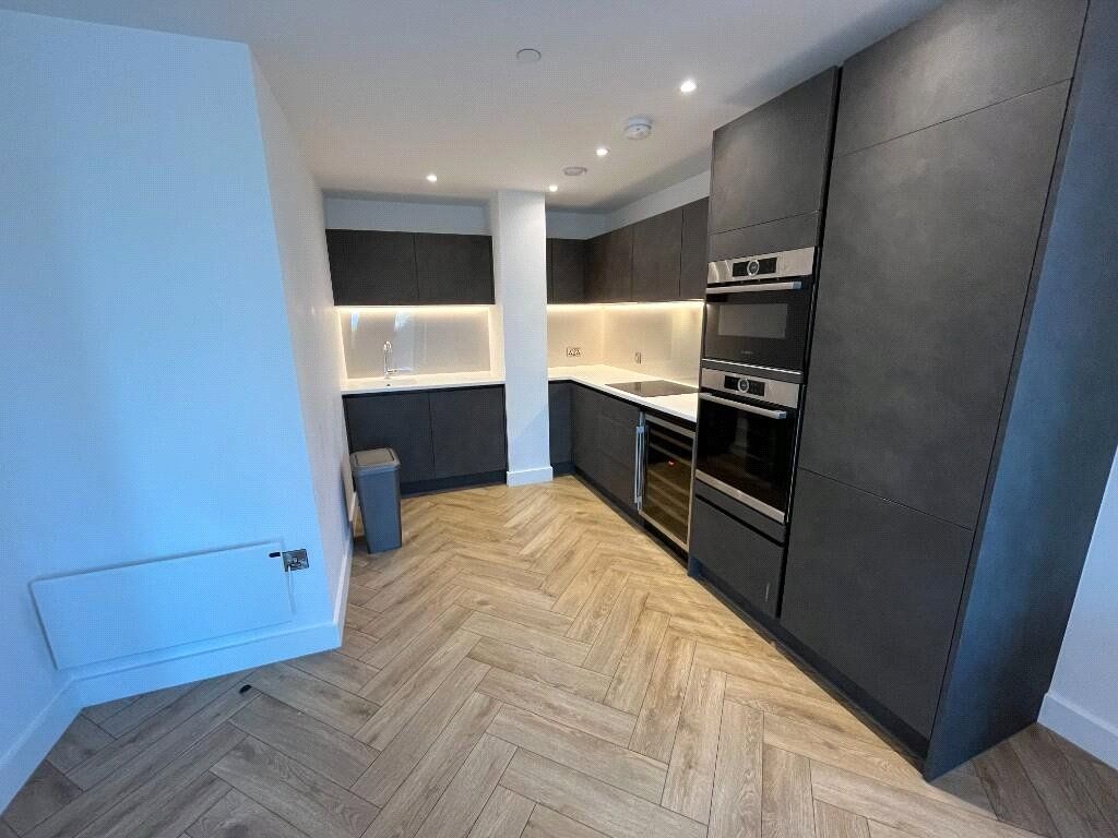 Property photo 3 of 19 Kitchen