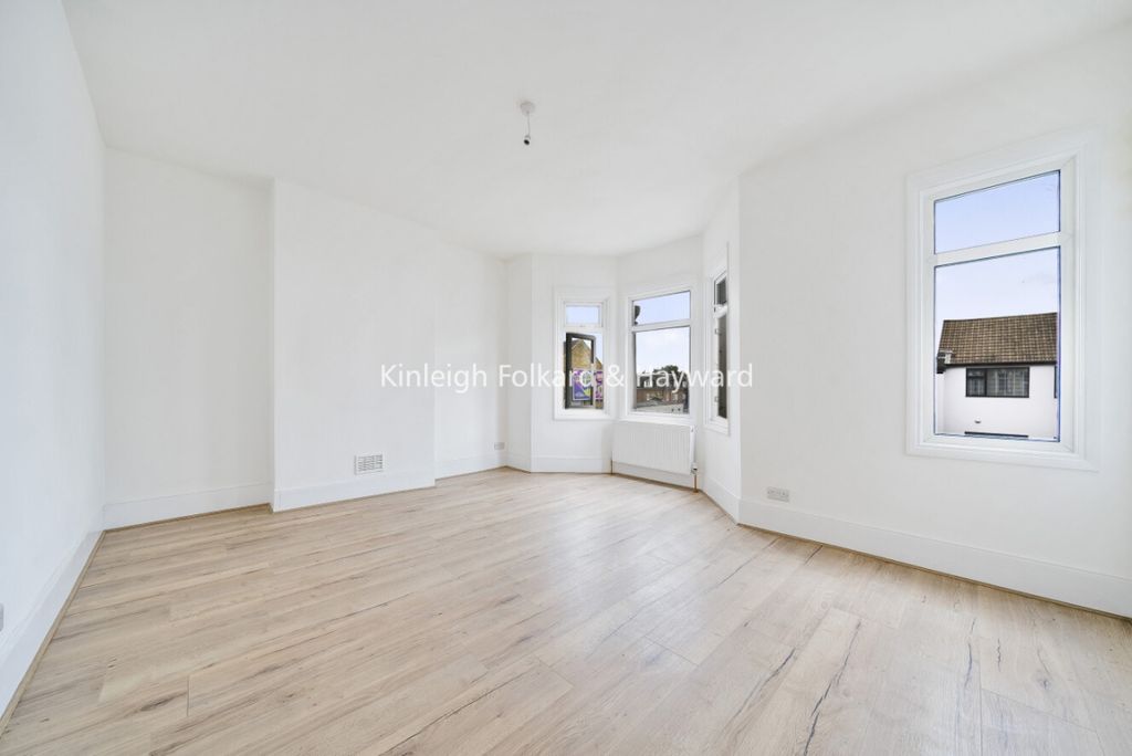 Property photo 2 of 8 B7581B1B-B754-4cd1-A