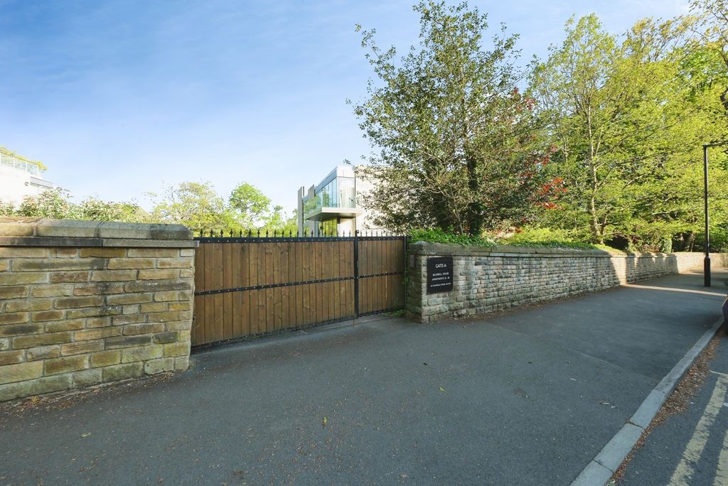 Property photo 3 of 27 Pbox-Img.Jpg