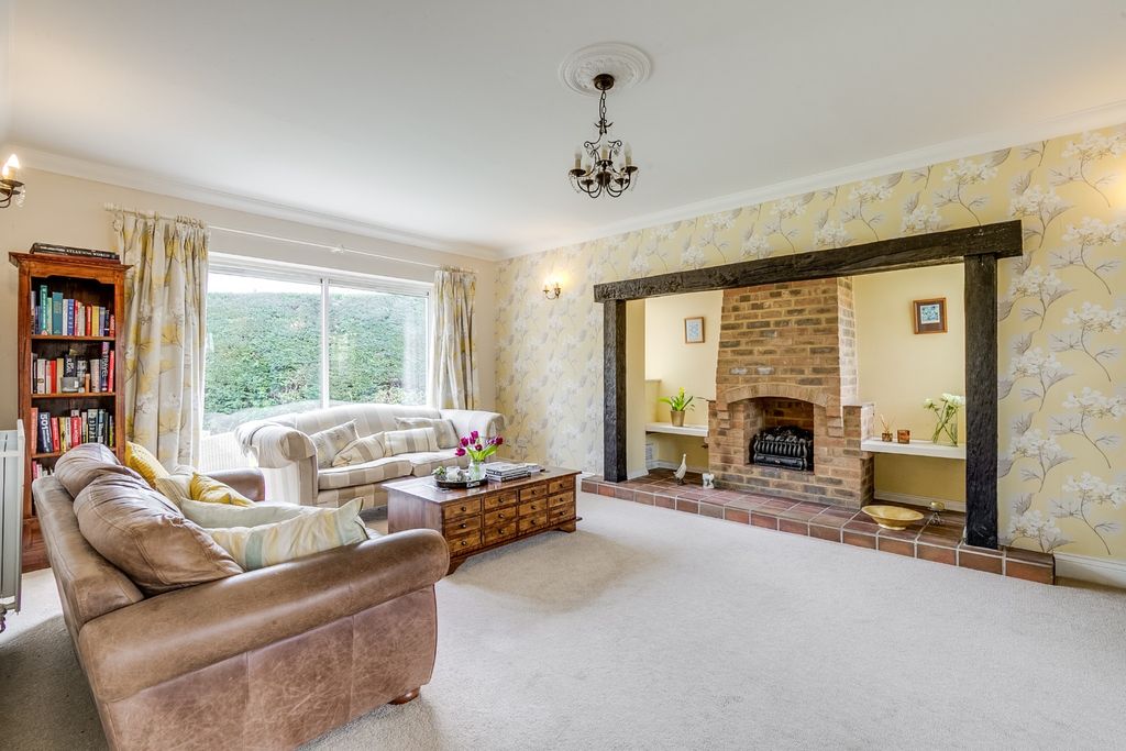 Property photo 2 of 22 4990324