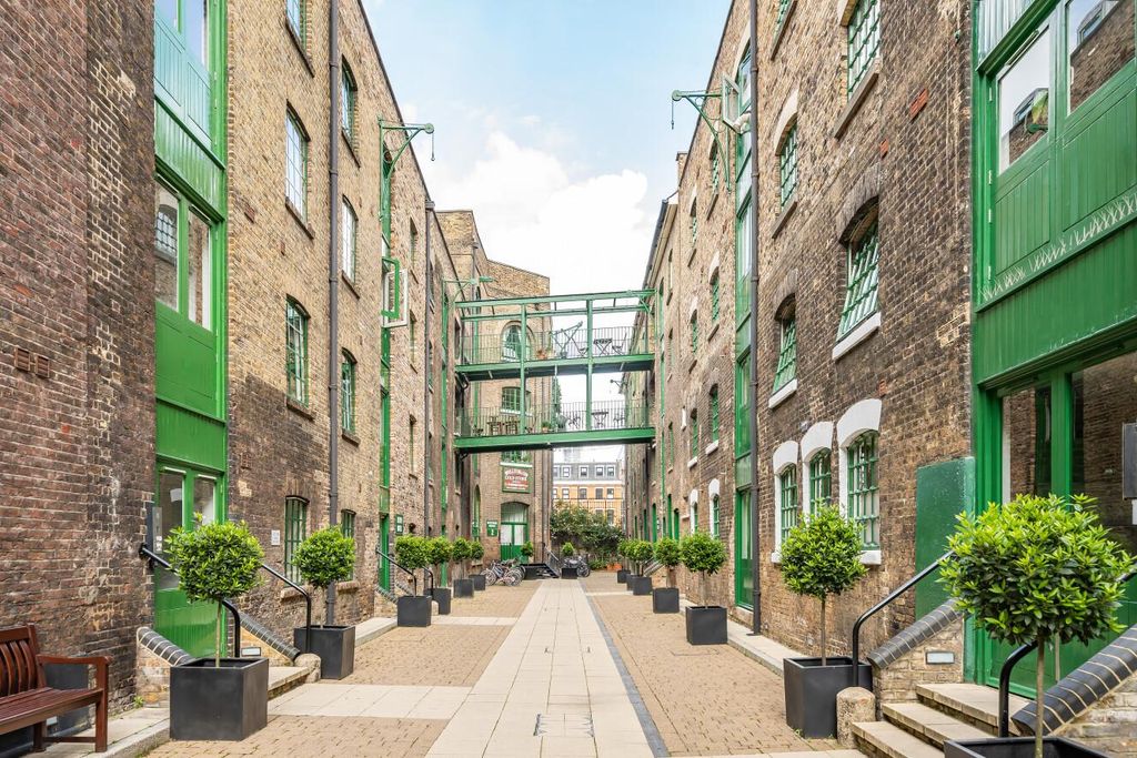 Property photo 3 of 16 Picture 3