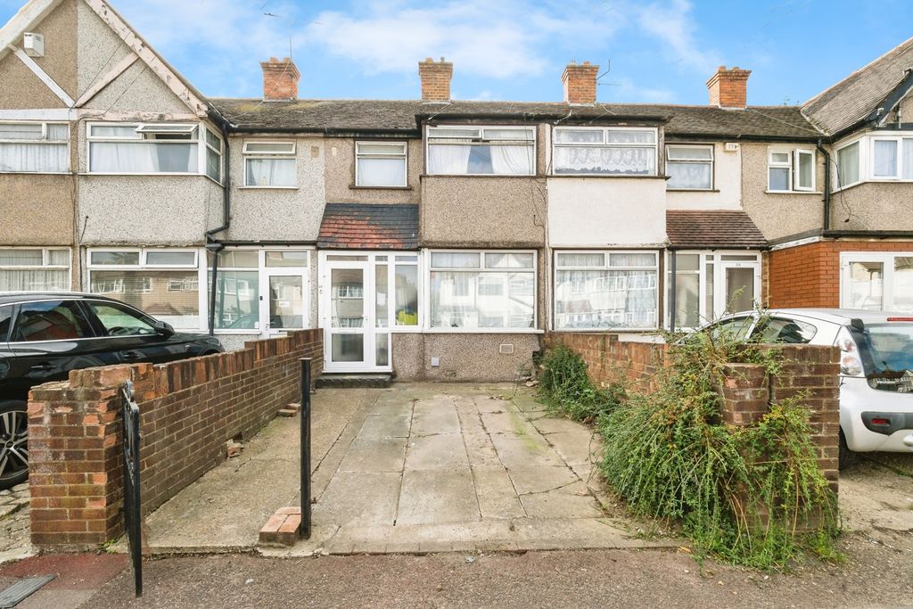 Property photo 1 of 17 Front