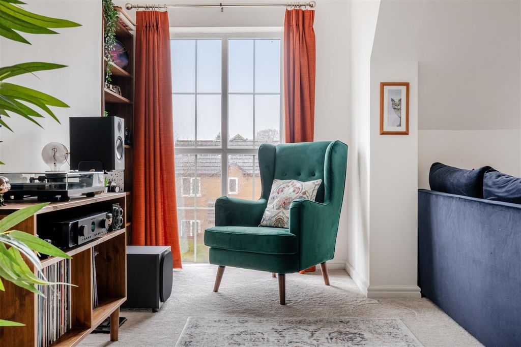 Property photo 3 of 16 1381474-1-69170B0250E32.Jpg