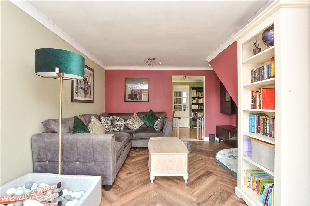 Property photo 2 of 10 Lounge