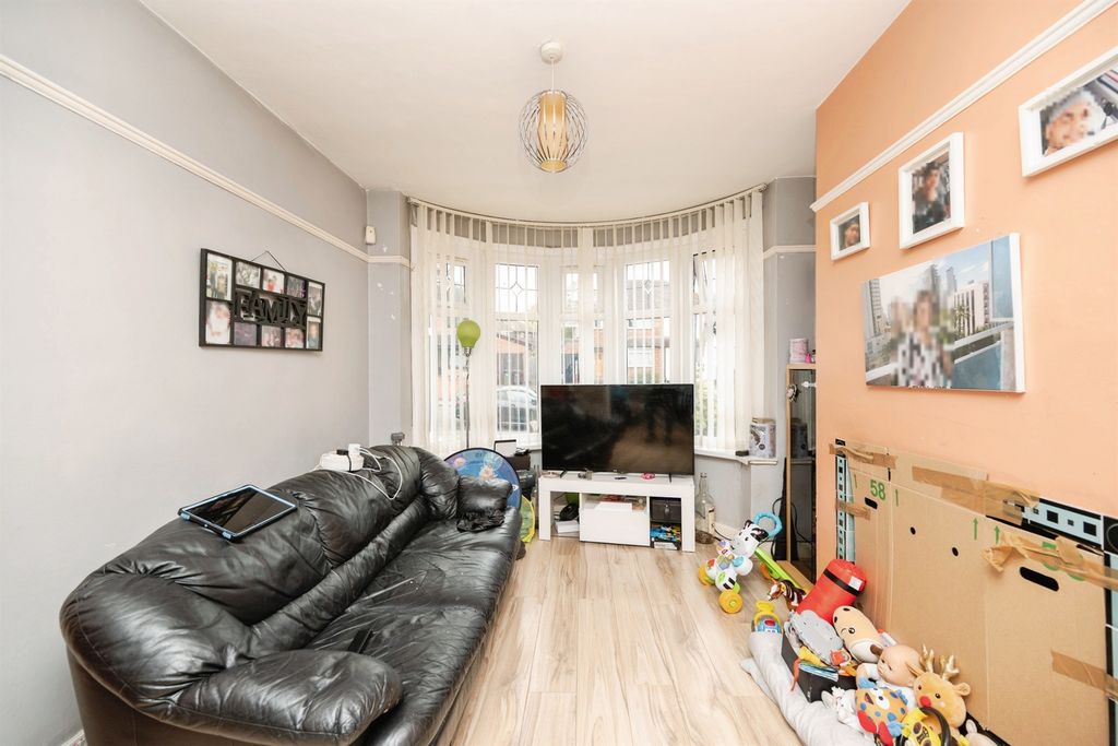 Property photo 2 of 11