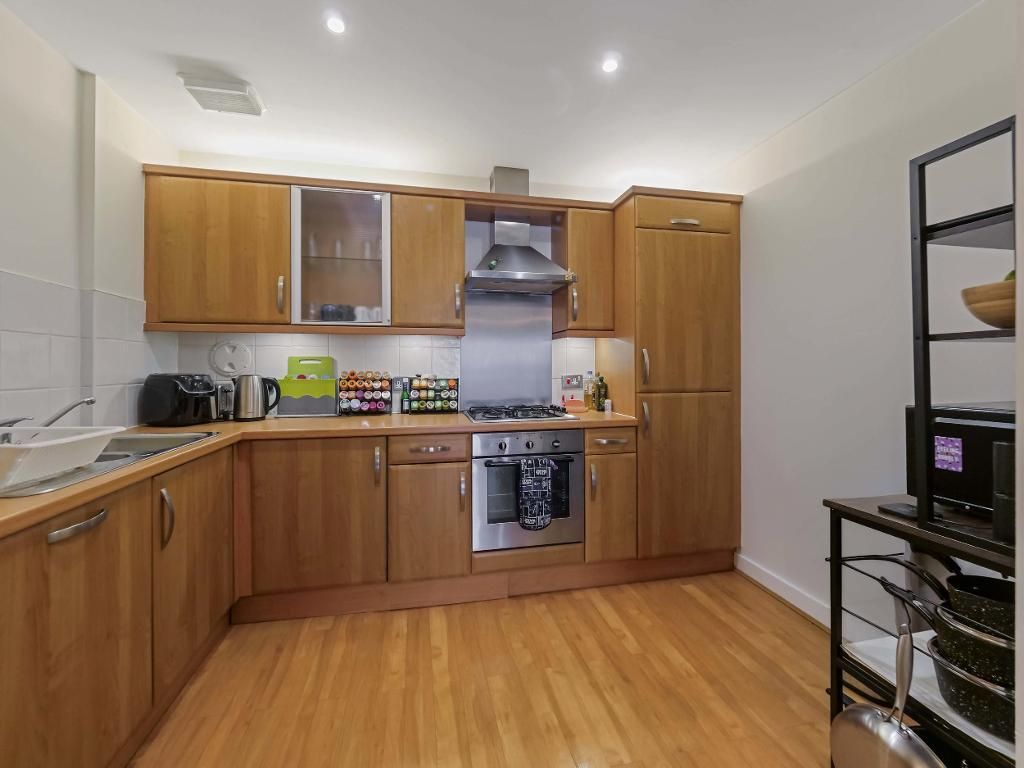 Property photo 3 of 19 Kitchen