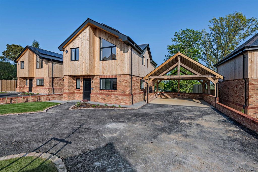 Property photo 1 of 19 8645405-Exterior14-800.Jpg