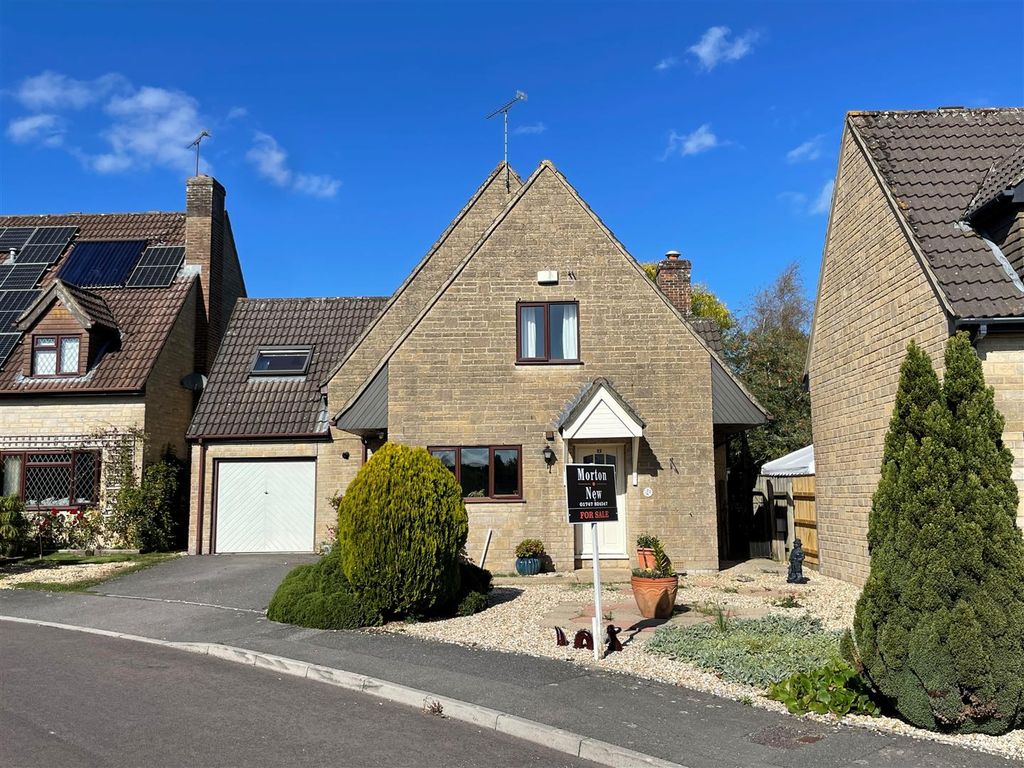 Property photo 1 of 12 Front