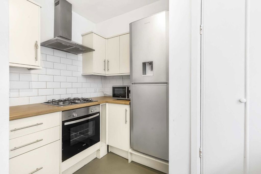 Property photo 3 of 7