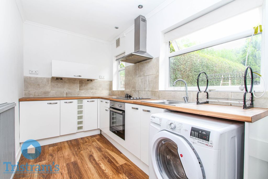 Property photo 3 of 12 Img_3872