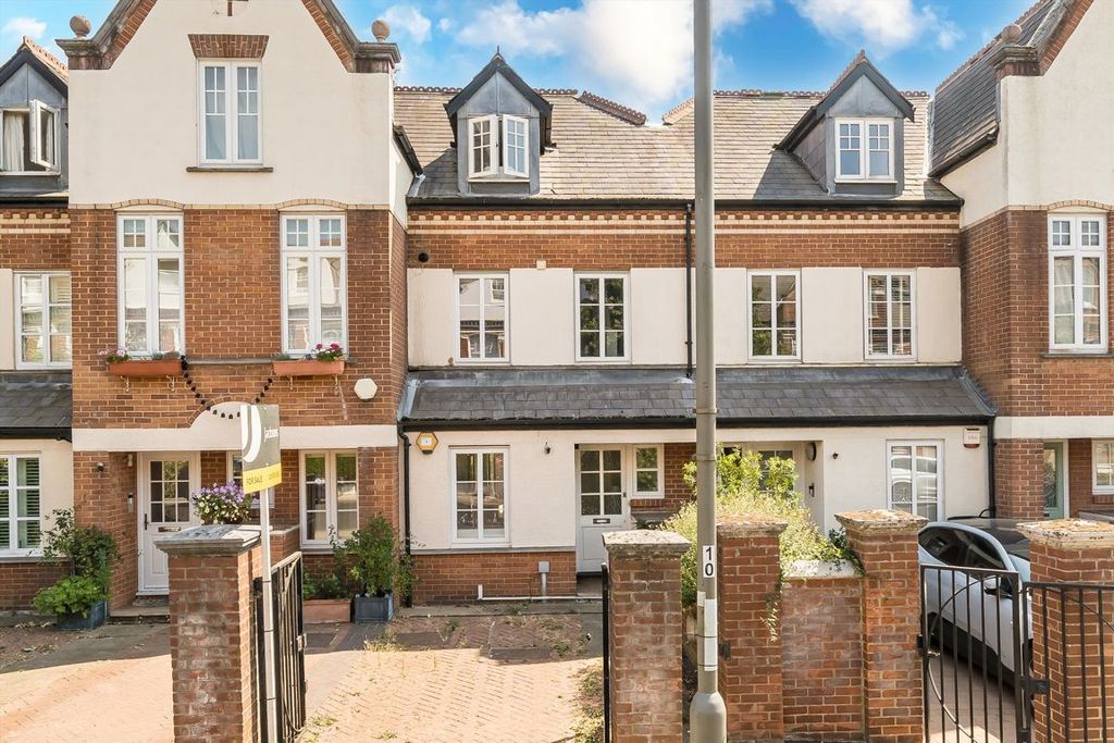 Property photo 1 of 8