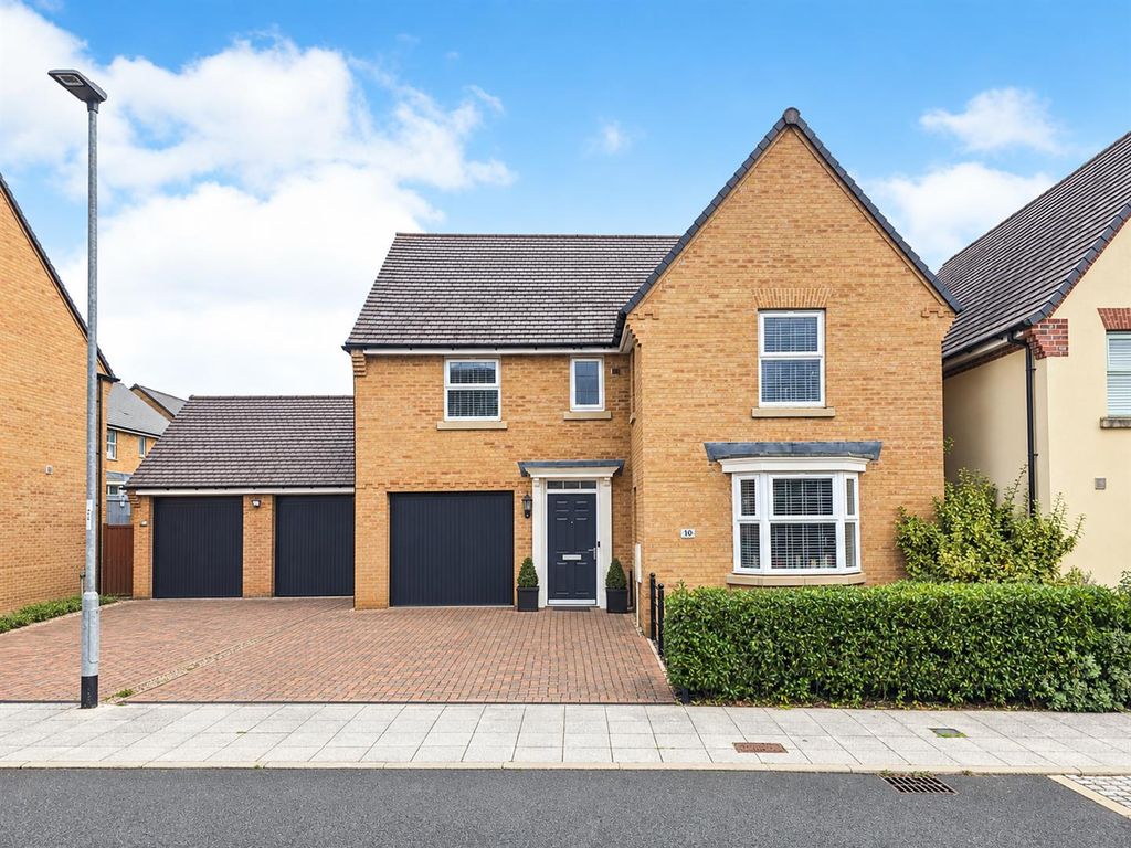 Property photo 1 of 24 Warm Brick Suburban Home Listing.Png