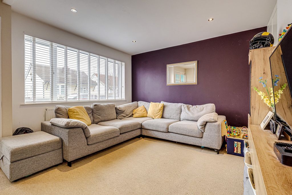 Property photo 3 of 24