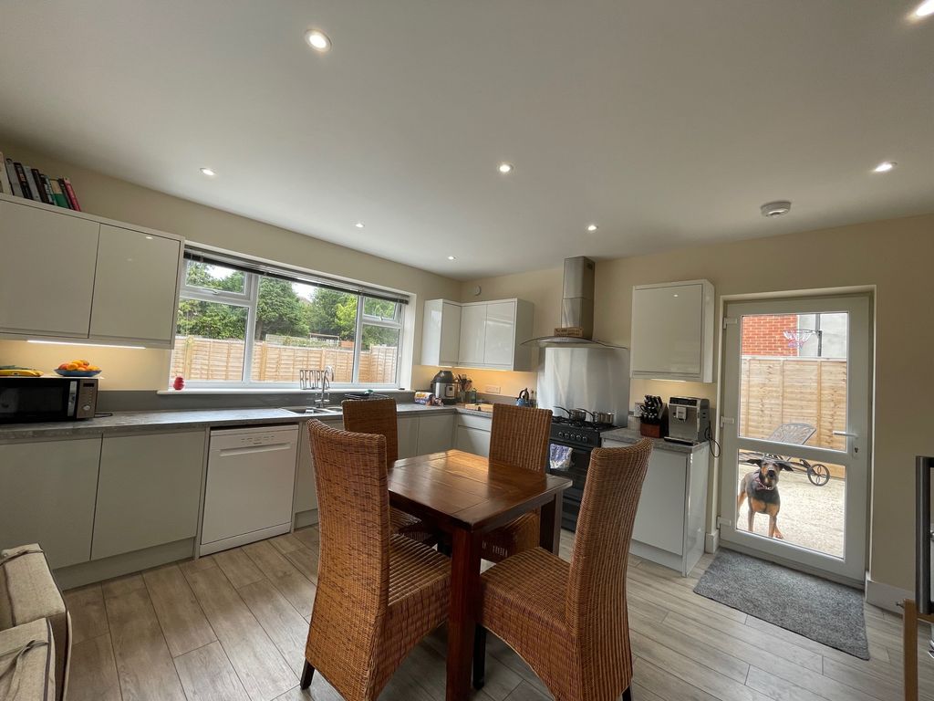 Property photo 3 of 21