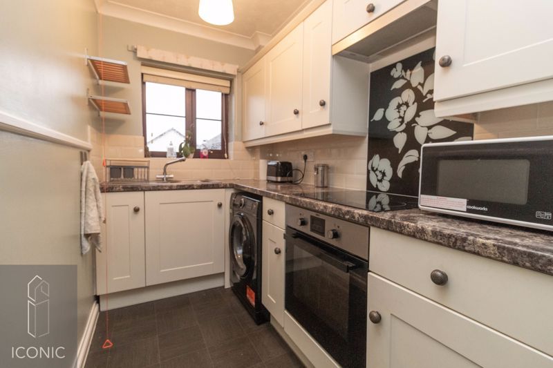 Property photo 3 of 9 Photo 8